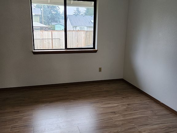2nd image of 239 176th St E