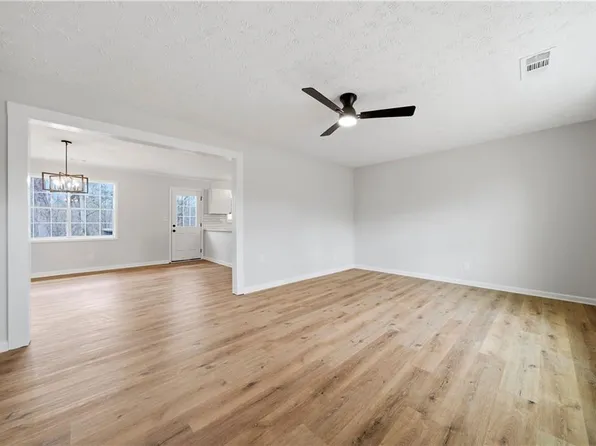 7258 Banks Mill Rd, Douglasville, GA 30135