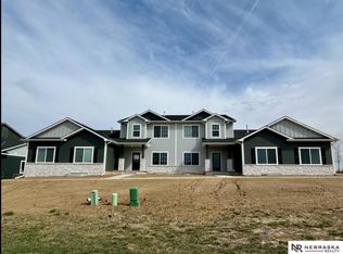 4610 Schilling Ct, Bellevue, NE 68133