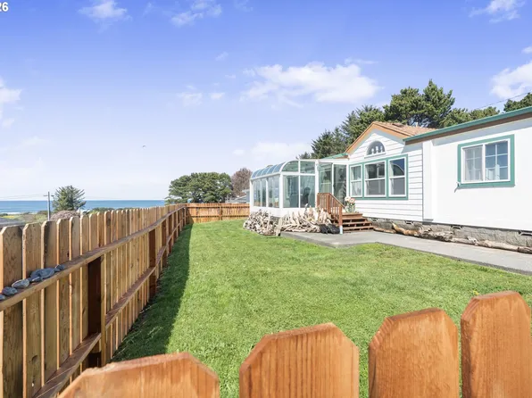 94033 Doyle Point Rd, Gold Beach, OR 97444