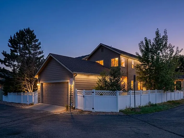 2475 Saint Paul Dr — Photo 47