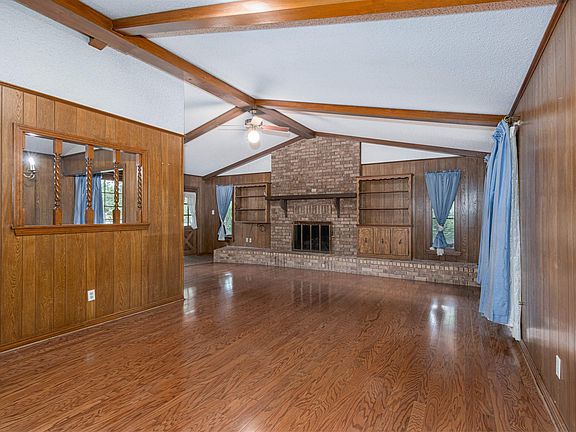 3rd image of 2930 Roanoke Ln