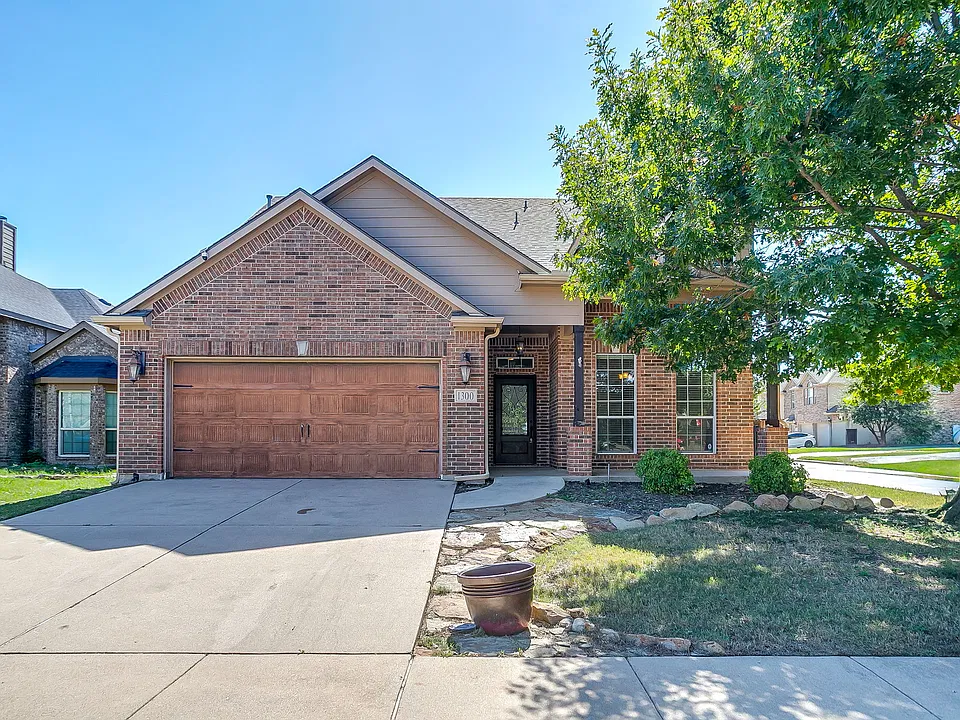 1300 Ocotillo Ln