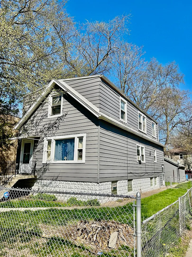11741 S Stewart Ave photo 1