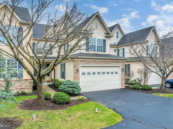 588 Hidden Lair Dr, Blue Bell, PA 19422