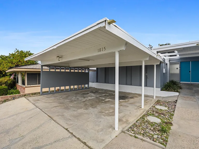 1815 Ridgewood Dr — Photo 4