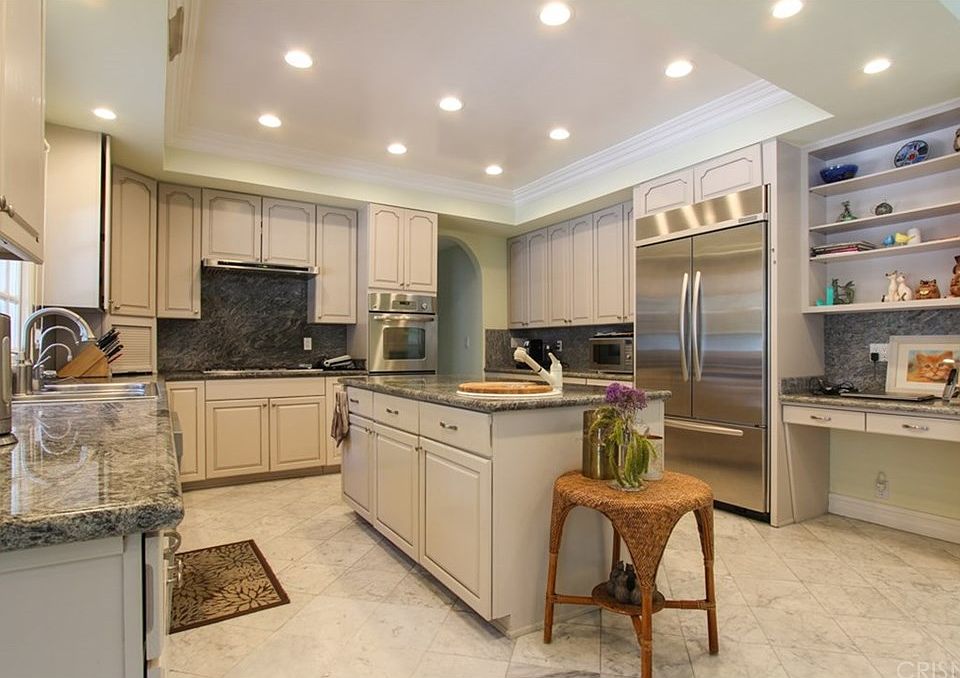 2nd image of 9016 White Oak Ave