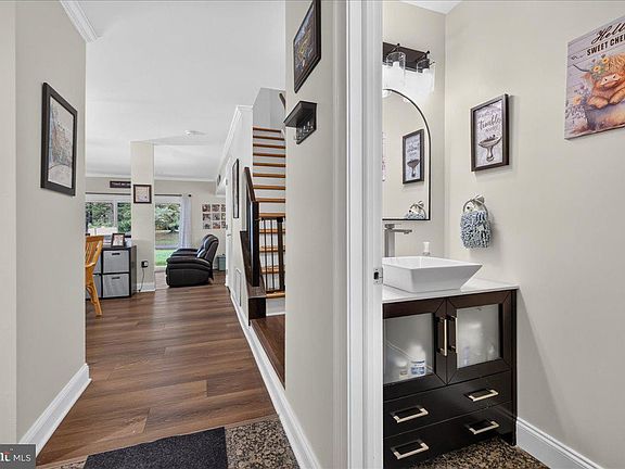 2nd image of 22 Pagoda Ct