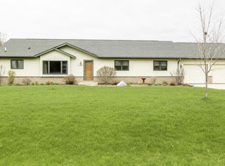 N67W28348 Meissner St, Hartland, WI 53029