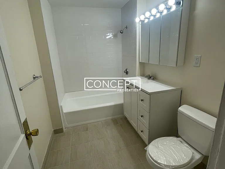8 Barrows St #3 — Photo 15