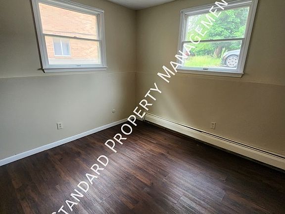 3rd image of 364 Robert Dr #1