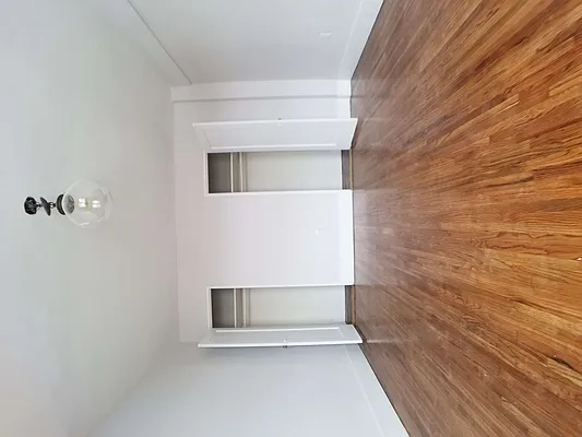 Rented by NYC Realty Brokers LLC | media 4