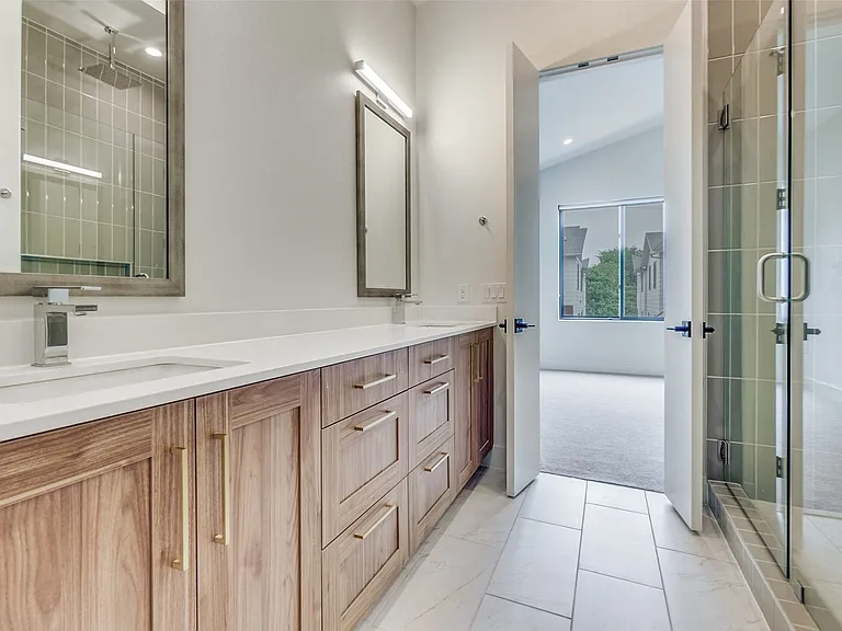 5609 Live Oak St #404 — Photo 9