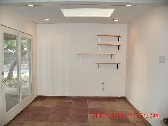5th image of 509 Tanglewood Dr S