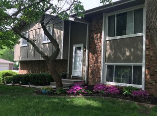 7420 Hillside St, Lincoln, NE 68506
