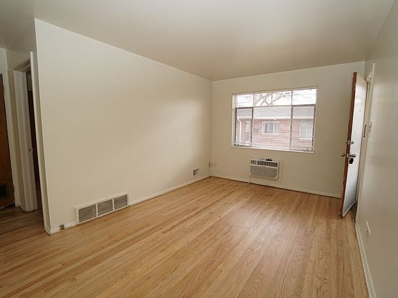 4th image of 2468 S York St #0