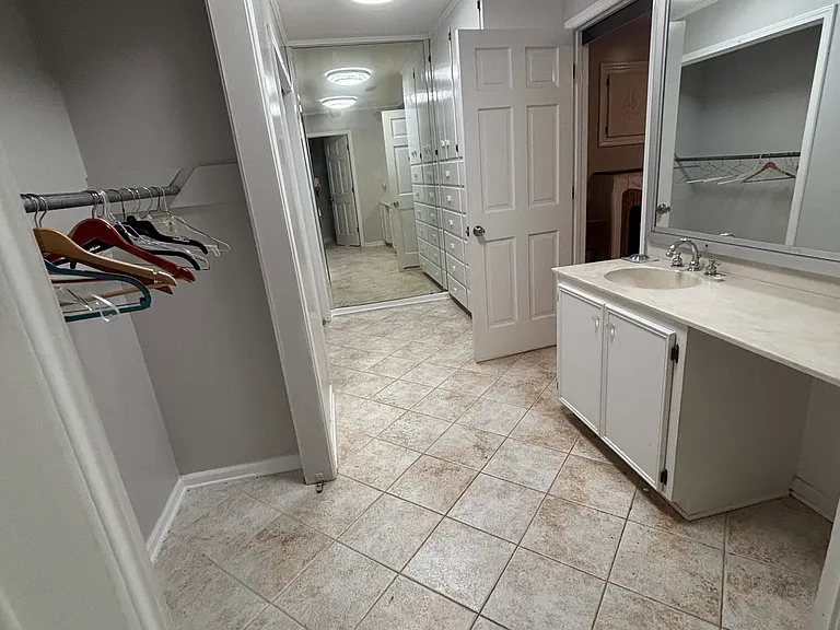 1901 N Cherokee Ave — Photo 14