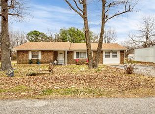 305 Paradise Ln, Springdale, AR 72762