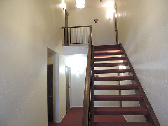 4th image of 53 Lambert Dr