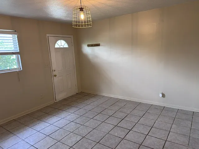 826 Amberjack Ln — Photo 2