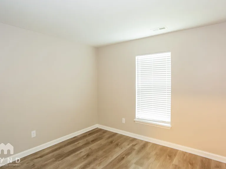 2066 Chapel Creek Rd SW — Photo 8