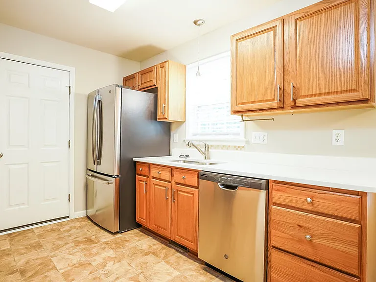 305 Wood Green Dr — Photo 8