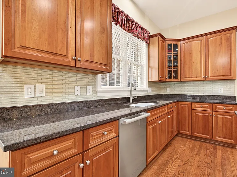 9860 Palace Green Way — Photo 16
