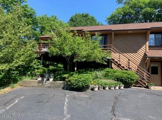 7150 Starboard Dr, Whitehall, MI 49461