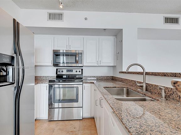 5th image of 90 Alton Rd APT 1409