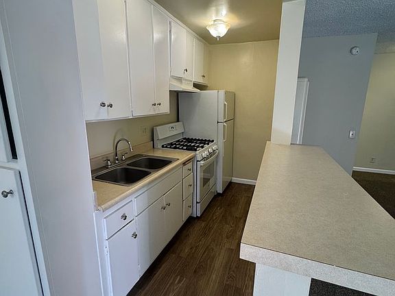 4th image of 18530 Prairie St APT 37