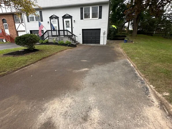 8390A Shallowcreek Rd, Liverpool, NY