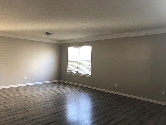 4th image of 17086 Newberry Ln
