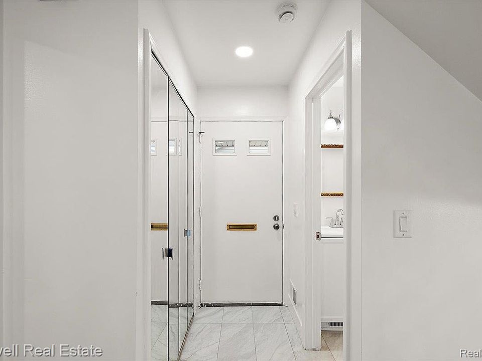 3403 Crooks Rd, photo 6