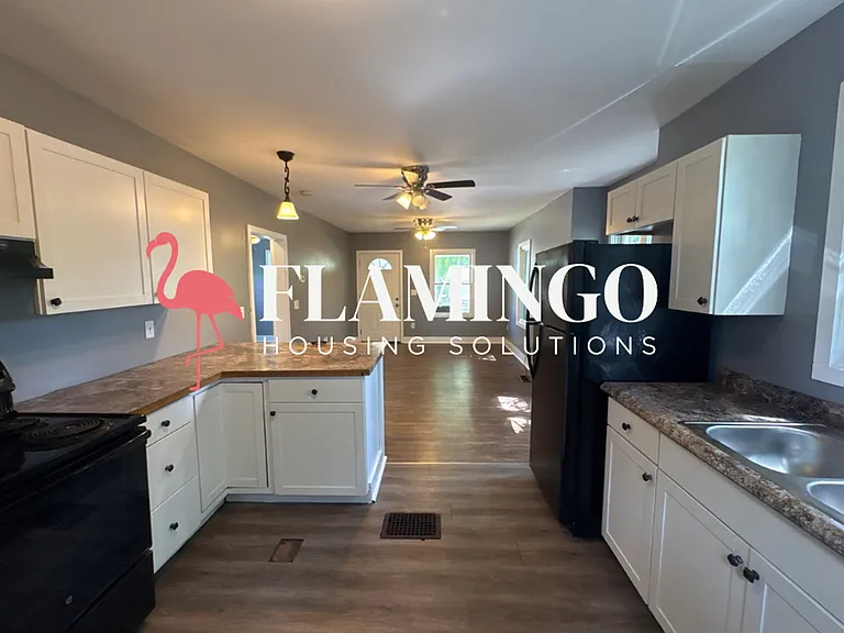 1510 Bancroft St — Photo 3