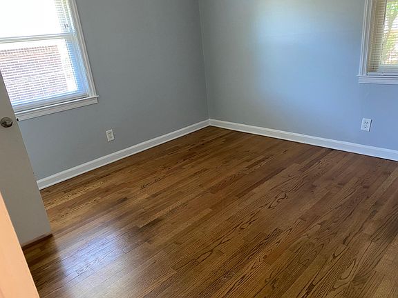 5th image of 3716 Crestview Dr SE