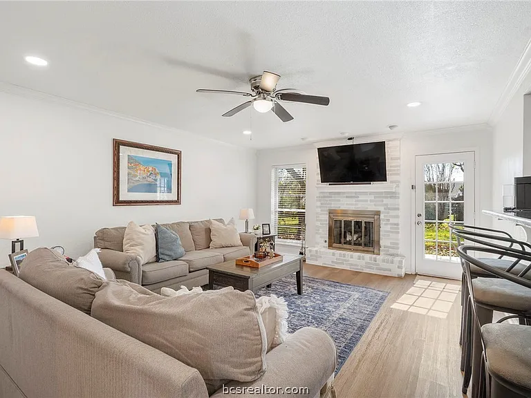 3514 Midwest Dr — Photo 2