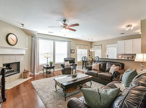 2nd image of 509 Lakeview Cir