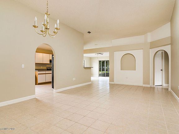 5th image of 1123 White Oak Cir