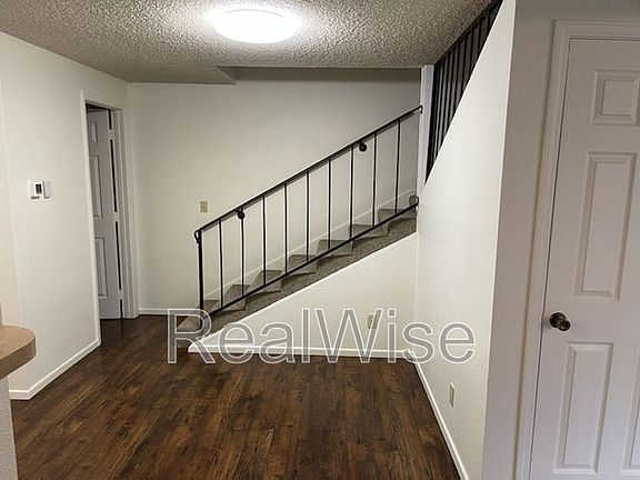 2nd image of 4276 Meadowbrook Ct NE
