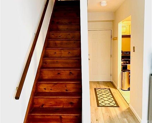 4th image of 70 Johnes St #335