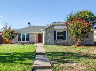 1514 Glenmore Dr, Lewisville, TX 75077