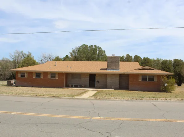 324 N Main St, Gage, OK 73843