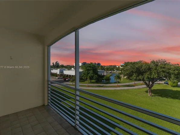 608 NE 2nd St APT 440, Dania, FL 33004