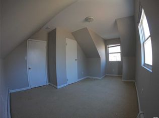 42 Cedar Ln, Medford, NY 11763