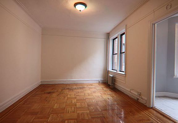 4th image of 5025 Broadway APT 5B