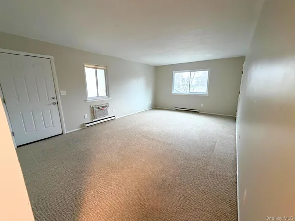 614 Fox Run Ln #614, Carmel, NY 10512