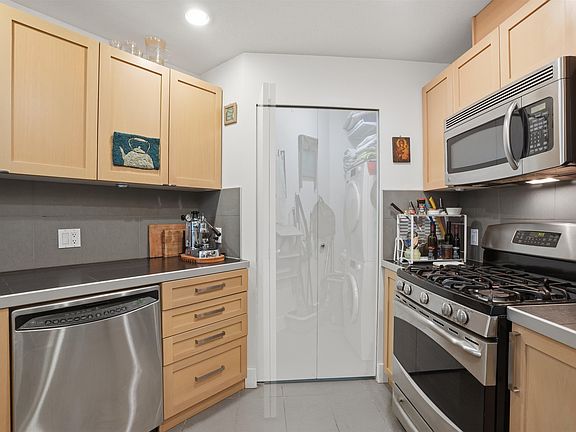 4th image of 5779 Birney Ave #303