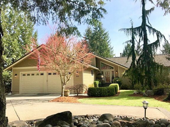 3rd image of 351 E Lakeland Dr