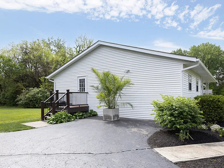 4002 Harlem Rd — Photo 30