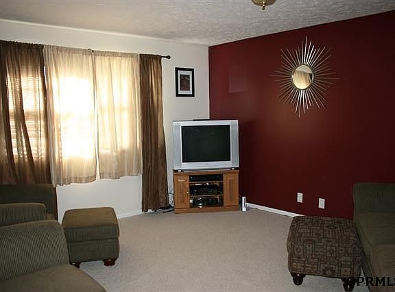 2nd image of 605 Chestnut Dr